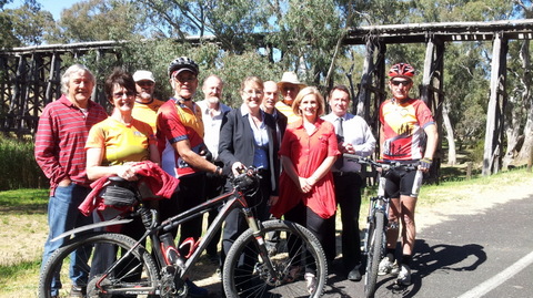 Clare Malcolm and Jacinta Allan MLA announcing trail funding commitment at Pyalong
